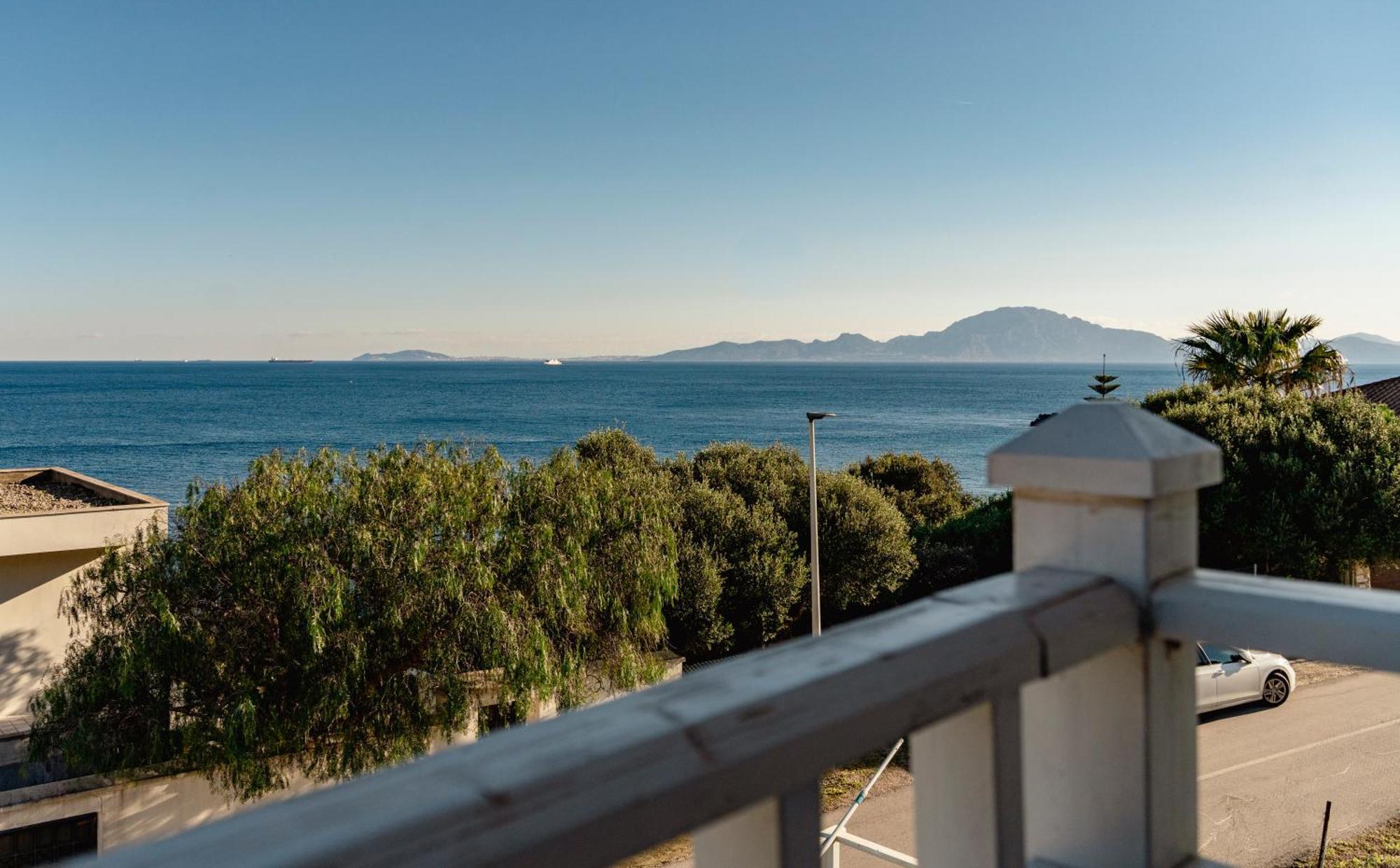 Increible Villa De Madera Con Vistas Al Mar Algeciras Exterior foto
